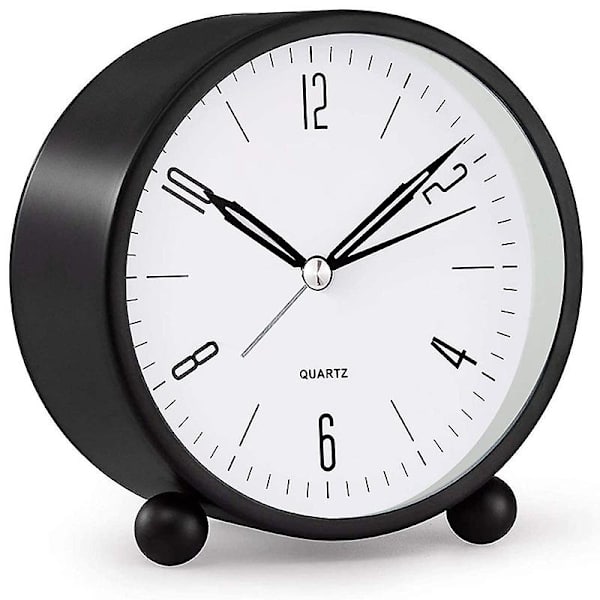 Analog väckarklocka, 4-tums super tyst, icke-tickande liten klocka med nattljus, batteridriven, enkel design, för sovrum, säng, skrivbord - Svart Black 4.69 x 4.61 x 2.28 Inch
