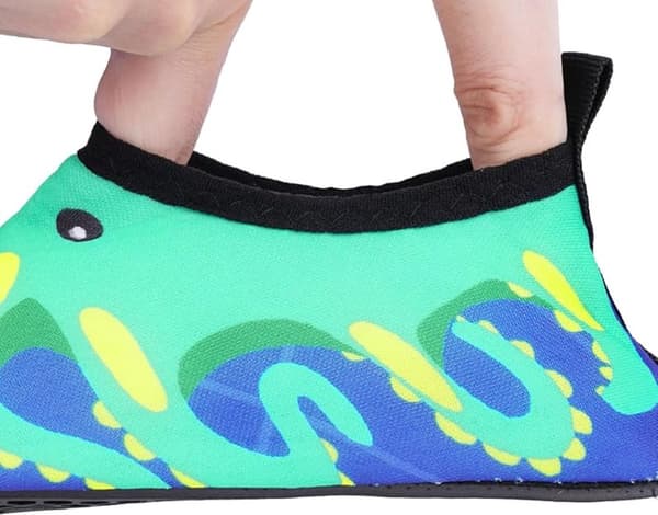 Vandsko til børn, hurtigtørrende åndbart mesh, skridsikker blød TPR-sål, til strand og pool, blåt dinosaurprint, størrelse S (26-27)