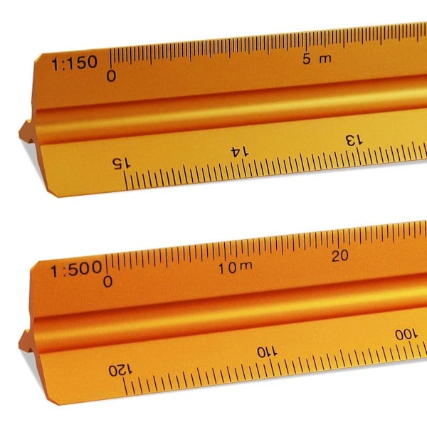 2 trekantede linealer 1:20, 1:25, 1:50, 1:75, 1:100, 1:125 og 1:100, 1:200, 1:250, 1:300, 1:400