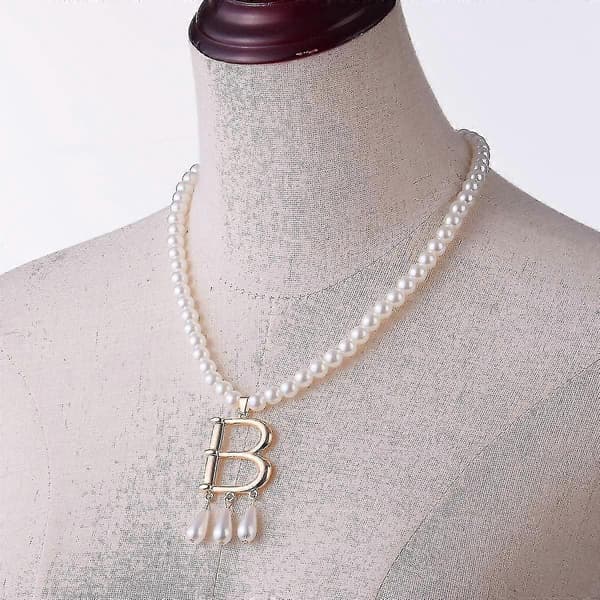 Falskt perlekjede i Anne Boleyn-stil