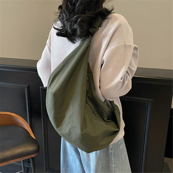 Crescent Crossbody-väska för Kvinnor Män Midjeväska Crossbody-väska Slouchy Dumpling-väskor Lätta Rese Sling-väskor Presenter - Mörkblå Deep Blue Deep Blue