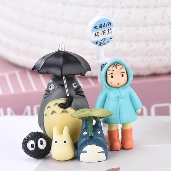 Totoro Busstopp og Mikrolandskapsfigurer (LGL)