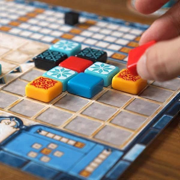 Plan B Games | Azul | Saml-og-placer spil | Fra 8 år | 2 til 4 spillere | 30 til 45 minutter (LGL)