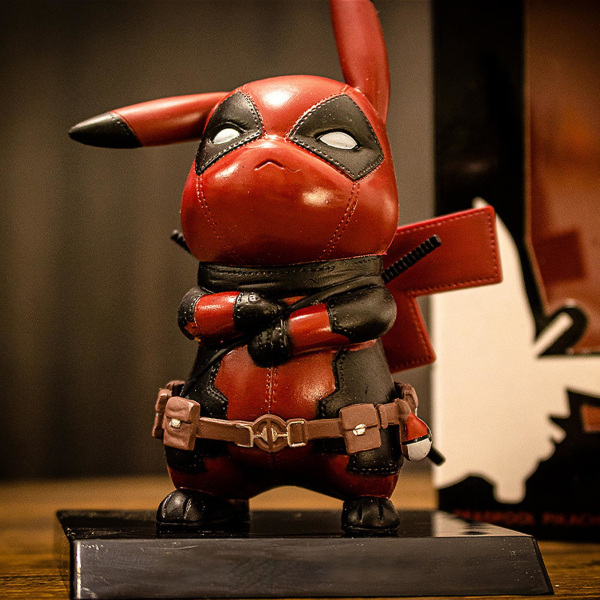 Mallilelu Cos Deadpool Pikachu Action Figure Simulaatio PVC Cartoon Keräilyesine Näyttö Muotti Työpöydälle[GL] A