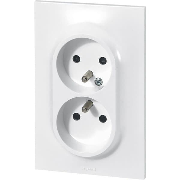 Double earthed socket. 16A, single-threaded. Screw or claw mounting. With child-safe shutters. Ready to install.