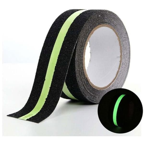 Lysende sklisikker tape, 5m x 5cm, for trapper og gulv