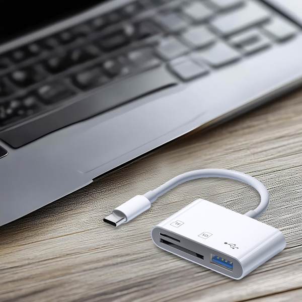 3-in-1 Card Reader, USB-C to SD/TF/USB