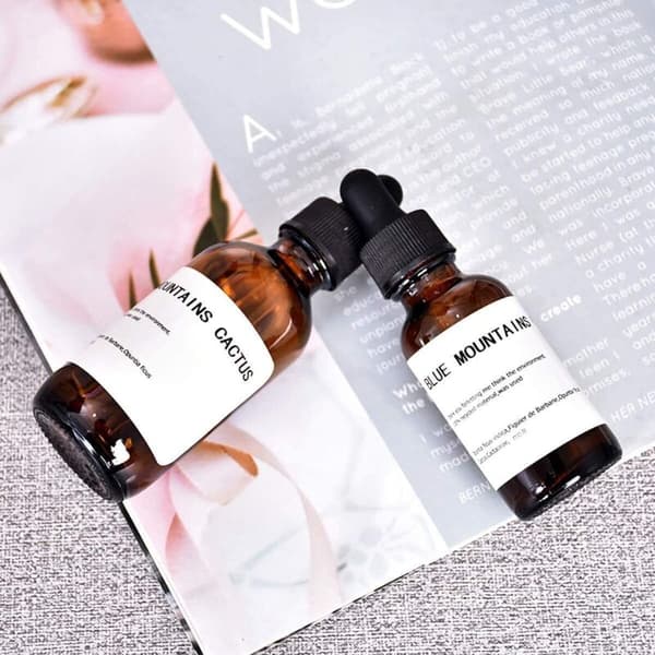 Set med 30 bruna glasdroppflaskor, tomma bärnstensfärgade glasflaskor för eteriska oljor och massageoljor - 60 ml