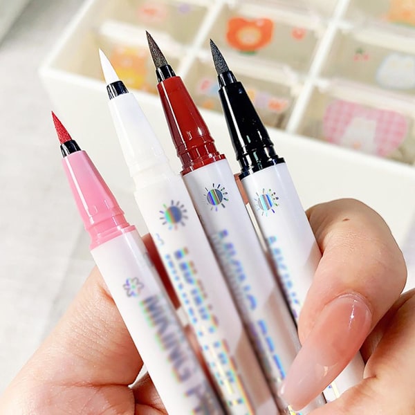Färgglad Flytande Eyeliner Penna Makeup Vattentät Långvarig Matt Eyeliner P O9F6 04 # Wine Red 1.5g