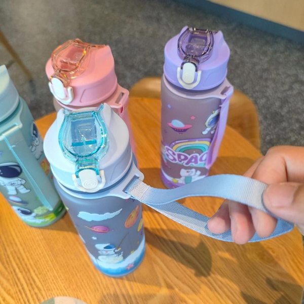 800ml Tecknad Rymdman Sugrör Vattenflaska Barn Utomhusflaska Hög Kapacitet Portabel Läcksäker S6r1 green 800ml