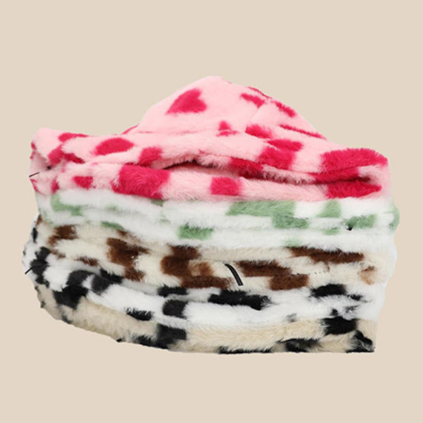 Söt Luddig Kontrastfärg Kärlek Hjärta Plysch Bucket Hatt och Vinter All-match Hatt Dam Hatt Retro O2p9 D M