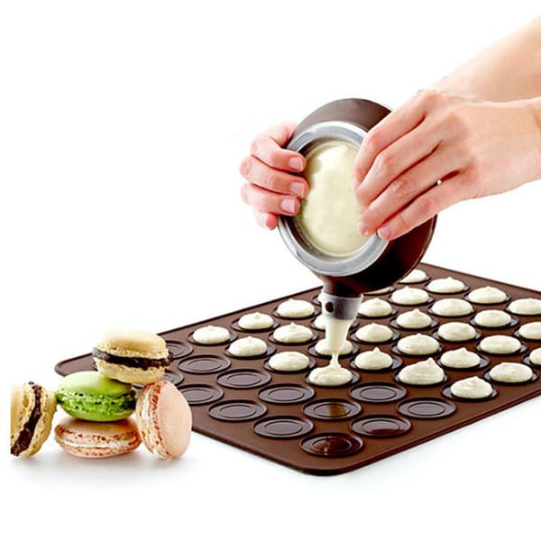 1 sæt bagesæt (macaron gryde + stor macaron måtte)