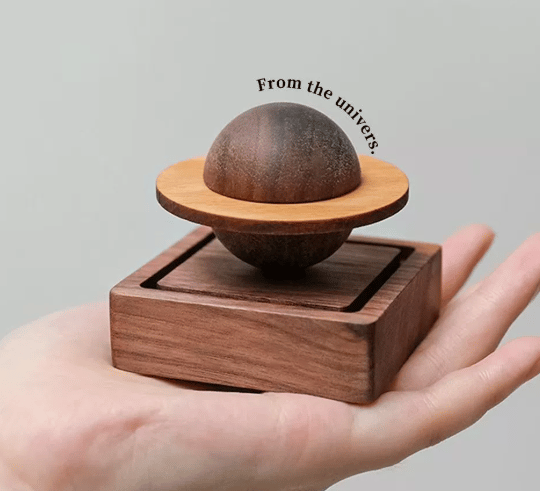 Sort valnøddetræ mini planet kreativ diffuser, indendørs og bil dekorativ diffuser, håndlavet træ æterisk olie diffuser