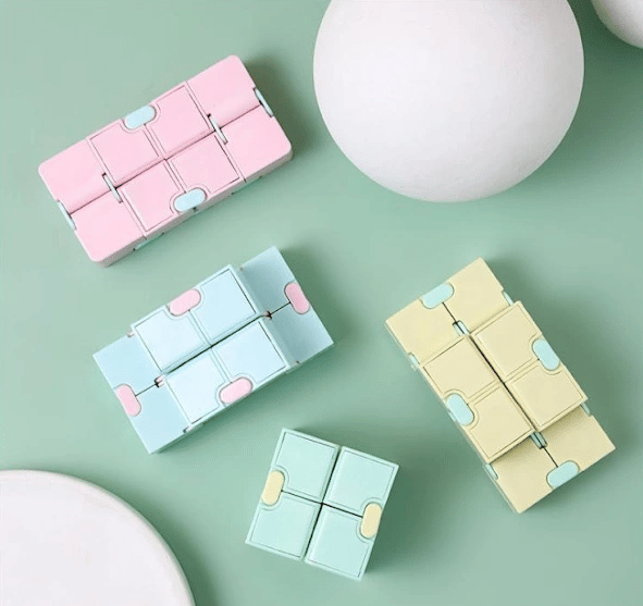 Fidget Spinner Infinite Cube Stressavlastende Leketøy, Rubiks kube Macaron Lomme Flip Cube, rosa