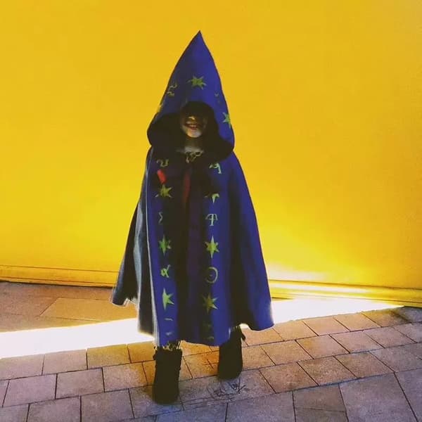 Halloween-kostume til piger: Troldmands-/heksekappe – Perfekt til børnehavefester og cosplay M