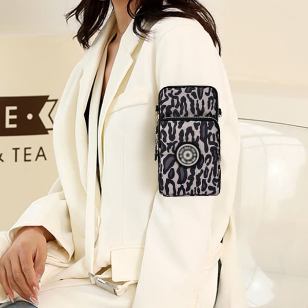 Crossbody telefonväska - Svart leopardmönster