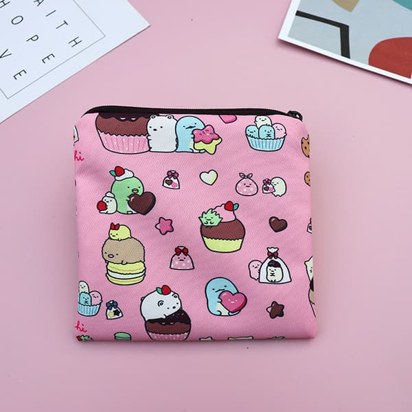 2 stk. opbevaringspose til hygiejnebind til studerende - Kongeblå Lucky Cat + Pink Corner Creature