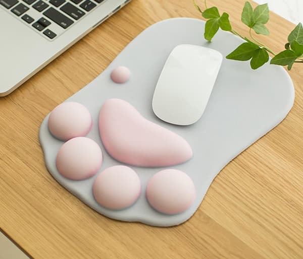 Søt musematte med kattepote for håndleddet