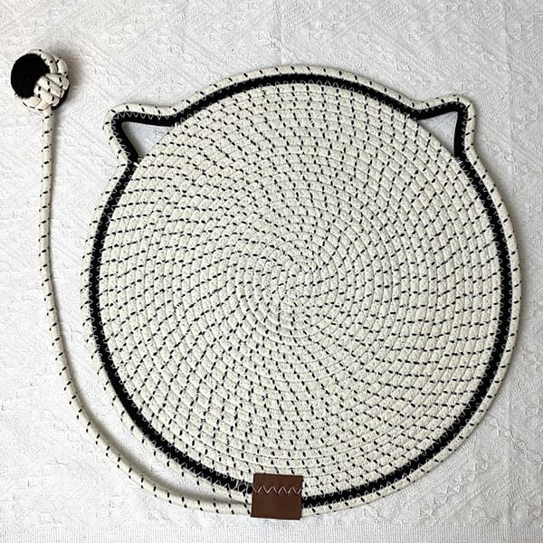 Vævet bomuldsreb kattekradsemåtte med legetøjsbold – ridsefast, holdbar, vaskbar sovemåtte (42 cm) white