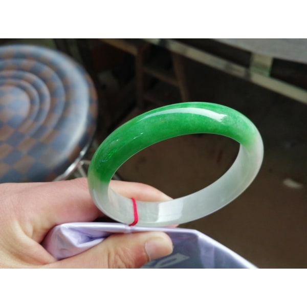 Grade A Jadeite Myanmar Jade Armband Armband Kvinnor Fina Äkta Naturlig Grön Burma Jades Stenarmband 54-56mm
