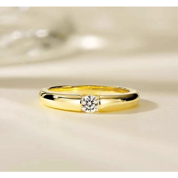 Fin Gult Guld Färg Ring med inloggningsuppgifter Allergifri tibetansk Silver Ring Solitaire 1 karat zirkonsten Bröllopsring R16 7