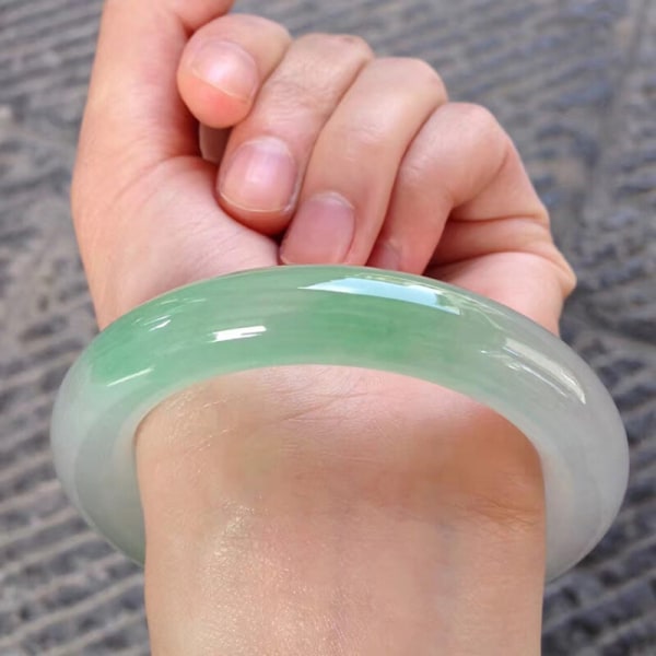 Naturlig burmesisk A Jade Armband Ice Glutinous Mörkgröna Flytande Blommor Ljus Yang Grön Jade Hand 62mm