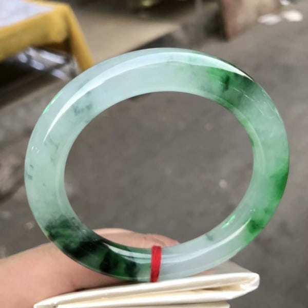 100 % klass A Jadeite Myanmar Ice Jades Rund Armring Kvinnor Healing Real Burma Certified Jade Armband 54-56mm