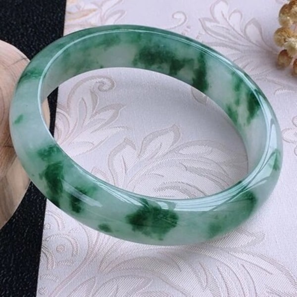 Pure Natural Myanmar Jadeite Armband Certified Jade Dam Fin Real Burma Ice Flytande Jades Armband 60-62mm