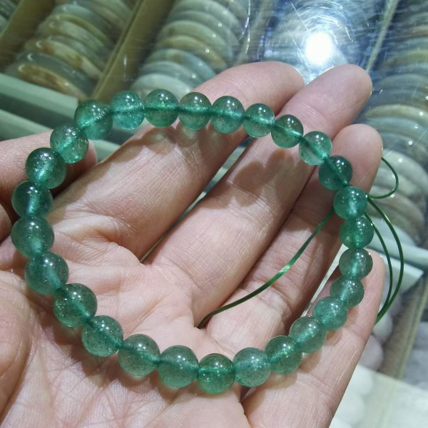 Naturligt Kristallarmband Män Kvinnor Helande Ädelsten Fina Smycken Äkta Gröna Fantomkristaller Elastiska armband Armband 10mm