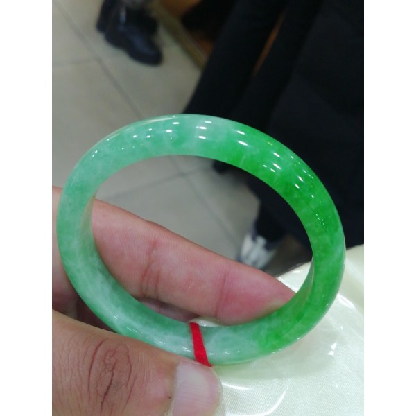 100 % klass A Jadeite Myanmar Green Certified Jade Armband Armband Dam Fina Äkta Naturlig Burma Jades Sten Armband 60-62mm