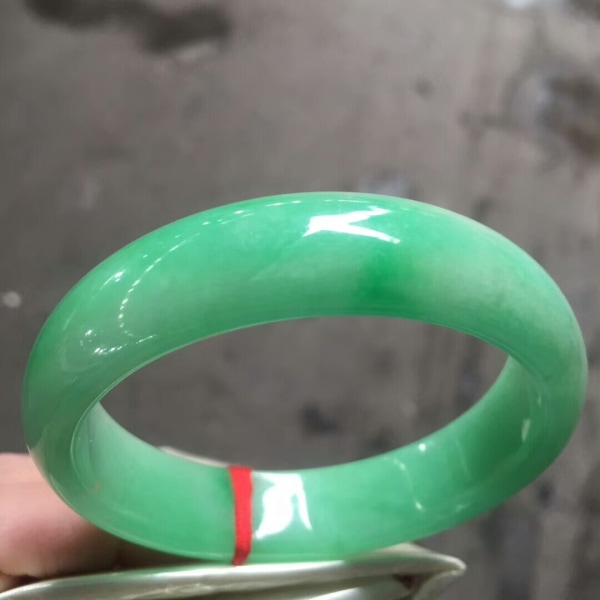 100 % klass A Jadeite Myanmar Grön Jade Armring Kvinnor Healing Burma Certifierade Jades Armband Armband 56-58mm