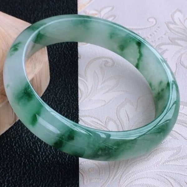 Pure Natural Myanmar Jadeite Armband Certified Jade Dam Fin Real Burma Ice Flytande Jades Armband 60-62mm