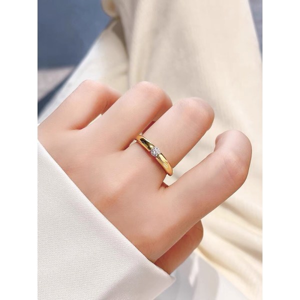 Fin Gult Guld Färg Ring med inloggningsuppgifter Allergifri tibetansk Silver Ring Solitaire 1 karat zirkonsten Bröllopsring R16 6