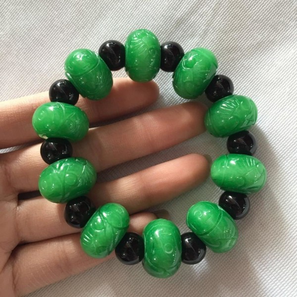 Naturlig Myanmar Grön Jade Armband Handsnidade Pärlor Armband Jadeite Jade Kvinnor Män Bön Emerald Jade Armband Green