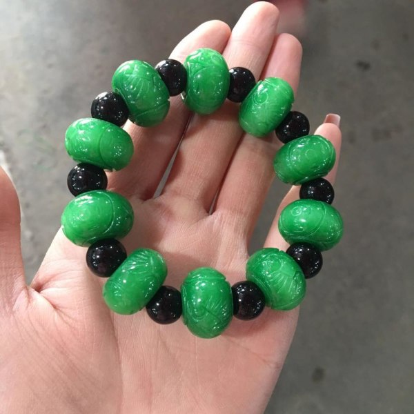 Naturlig Myanmar Grön Jade Armband Handsnidade Pärlor Armband Jadeite Jade Kvinnor Män Bön Emerald Jade Armband Green