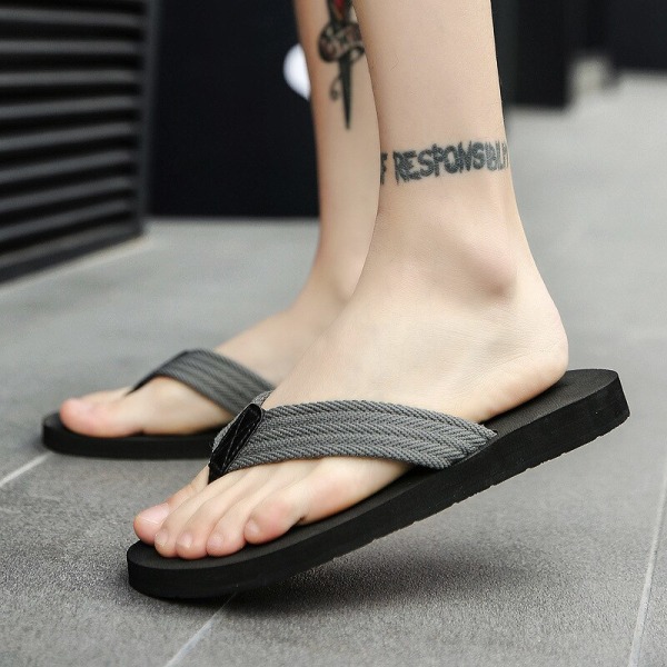 Sommar brittiska flip-flops för män Koreansk version Tofflor Slitbeständiga halkfria Clip Drag Beach Shoes Tide Casual Sandaler Gray 42
