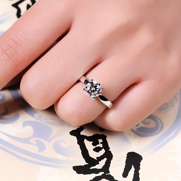 Klassisk Lyx 18K Vitguld Färg Ring Solitaire 2CT Zirconia Diamant Bröllopsring Modetillbehör Presentsmycken för kvinnor 7