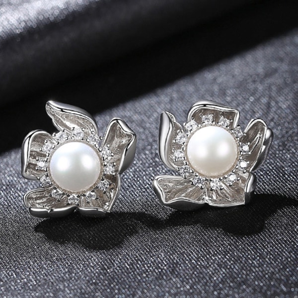 Sötvattenspärlörhängen i elegant S925 silver med zirkonstenar för kvinnor White Freshwater Pearl 925 Silver
