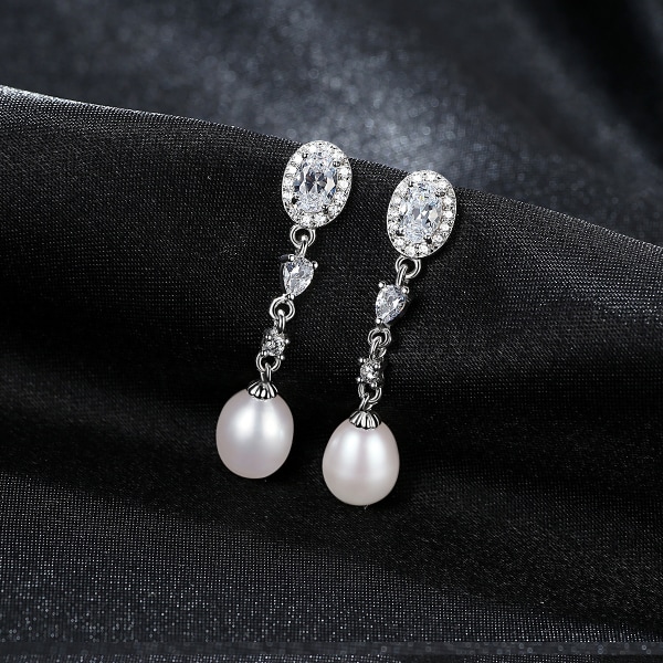 Sötvattenspärlörhängen i elegant S925 silver med zirkonstenar för kvinnor White Freshwater Pearl 925 Silver