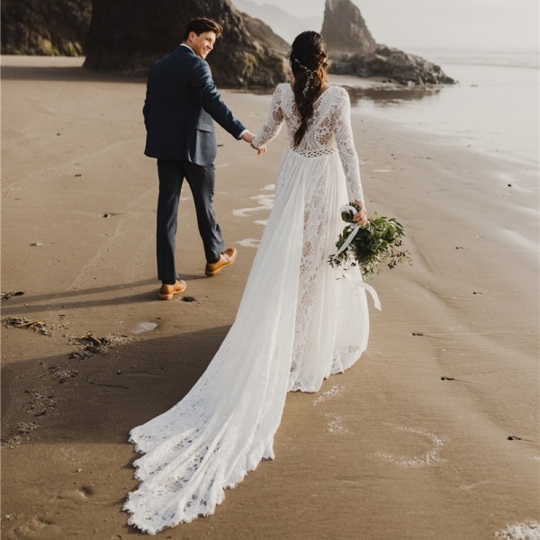 Hippie Boho Beach Elopement Rygglös Bröllopsklänning Chiffong Långa ärmar vid havet 2023 Photoshoot V-ringad Spets Luxe Brudklänning White 10