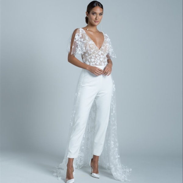 Boho White Backless Jumpsuit Kort ärm Spets V-hals Strand Brudklänning Byxor Kostym med tåg Vestidos De Novia white 2