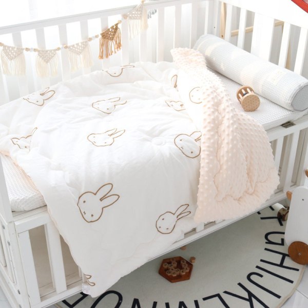 Mjuk komfortfilt Baby Beanie Velvet Quilt Ren bomull tvättad bomullsbroderi cover Embroidered coffee Color Bugs Bunny 120*150CM