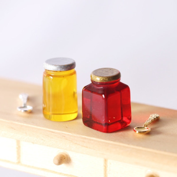 Micro Miniatyr Möbler Tiny Småskalig Leksak Doll House DIY Decora Mini Simulering Honung Transparent Jam Strawberry with label