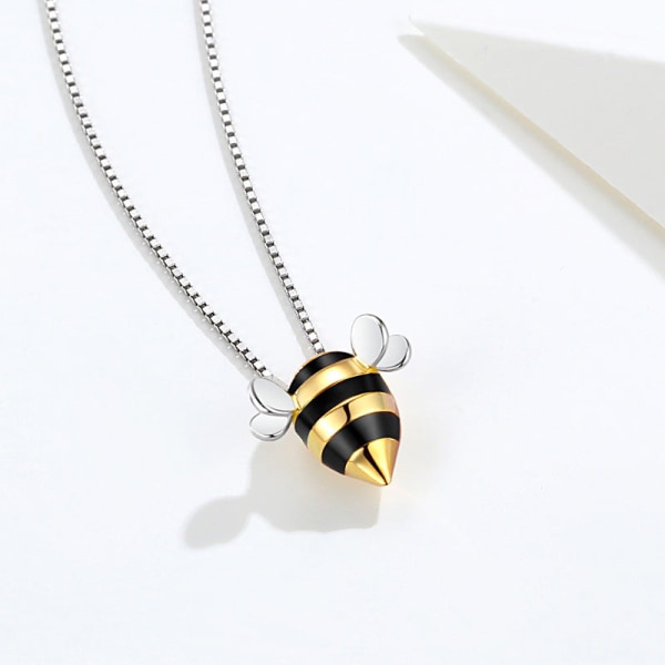 Kvinnor Halsband Kedja Choker Hänge Smycken Flickor Present Little Bee Oregelbundet djurmode White yellow 925 silver
