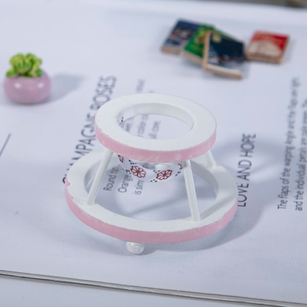 Mikrominiatyrmöbler Små småskaliga leksaksdockor DIY Decora Mini 1:12 barnrullatorer Pink