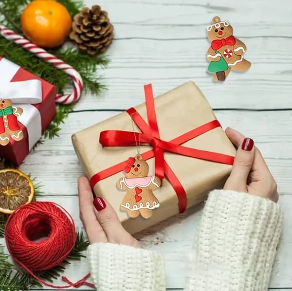 Sett med 12 pepperkakemann-julepynt – juletrepynt og oppheng til julefest