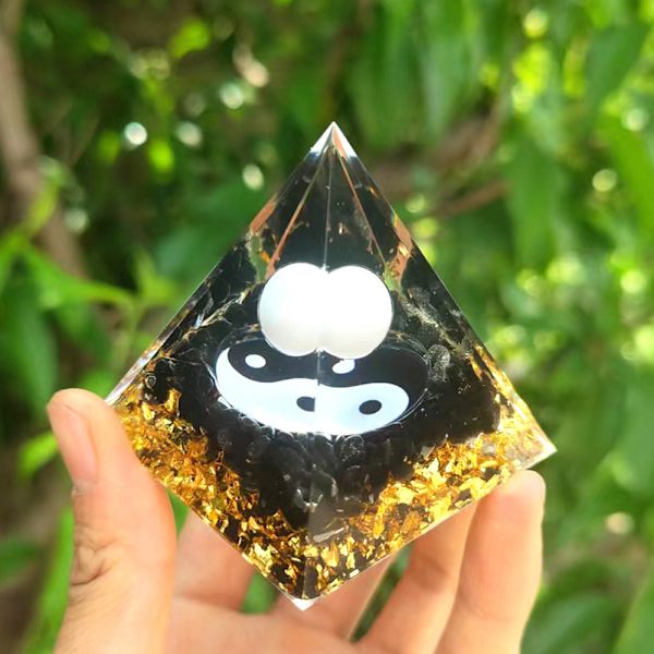 Orgone pyramid för positiv energi, läkande pyramider för att minska