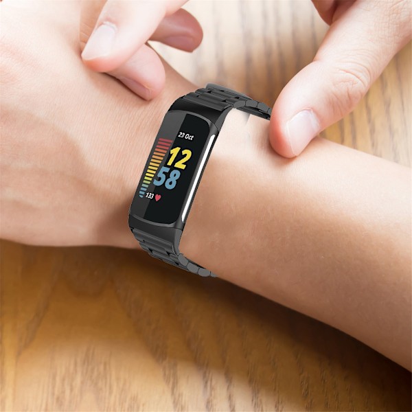 Rustfritt stål klokkereim kompatibel med Fitbit Charge 5 Klassiske hurtigutløsende armbånd Klokkerem med verktøy for menn og kvinner