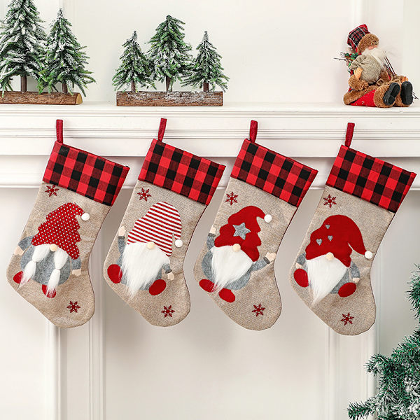 4 stycken tomte ansiktslös gubbe Julstrumpa presentpåse