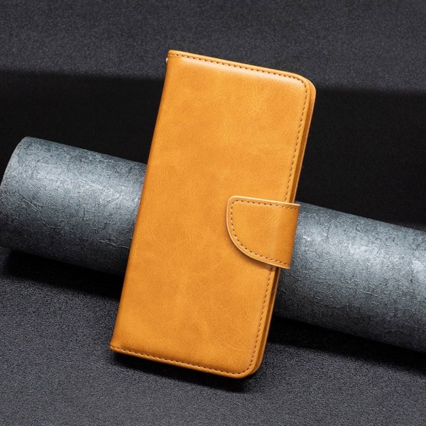 SKALO Motorola Moto G62 5G Flip Cover m. pung i PU-læder - Lys brun Light brown